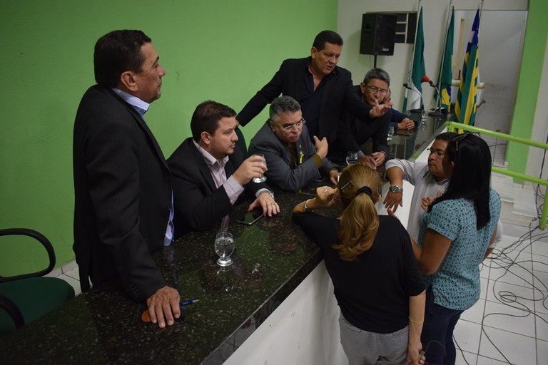 Professores cobram liberação de precatórios na Câmara Municipal de Campo Maior