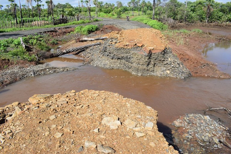 Vereadores vistoriam rompimento de obra na zona rural de Campo Maior