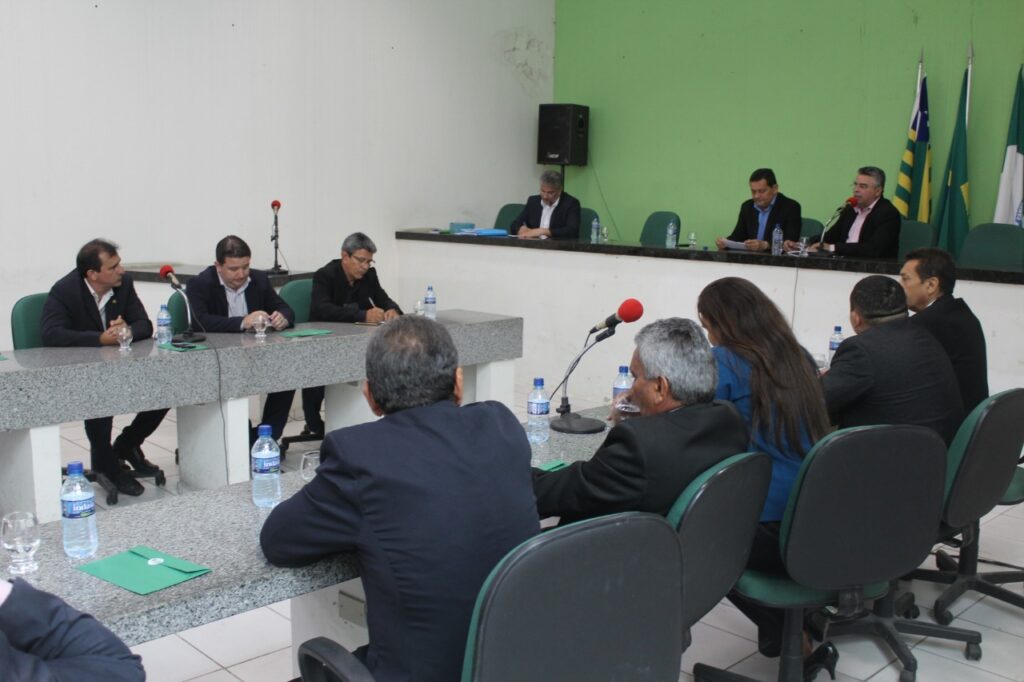 Vereadores aprovam lei que isenta moradores da zona rural de pagar taxa de iluminação pública
